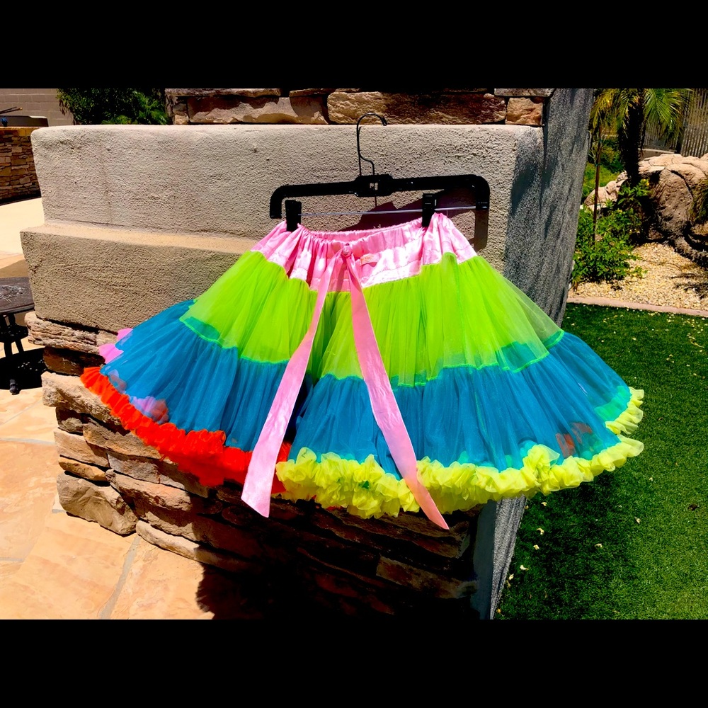 Neiman Marcus Size Youth Girls Size 6 by Kaiya Eve